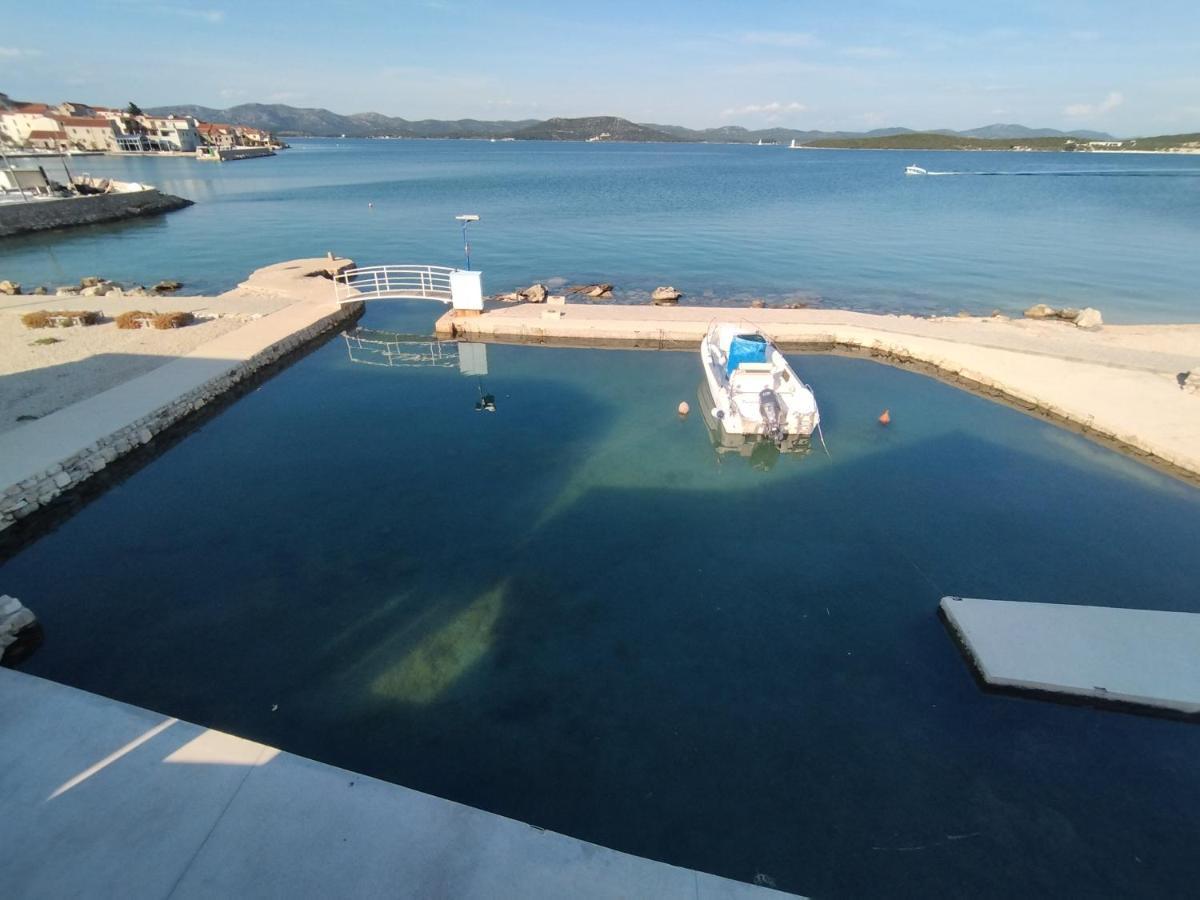 On The Sea Hotel Betina  Exterior photo